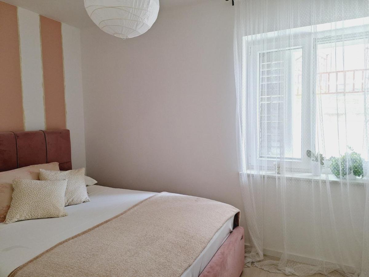 Apartman Maja **** Apartamento Šibenik Exterior foto