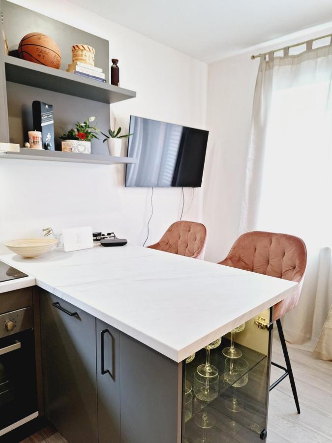 Apartman Maja **** Apartamento Šibenik Exterior foto